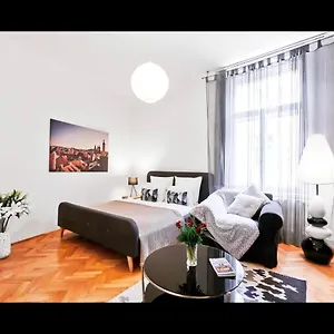 Old Town Square Jakubska 744 Apartment Prag